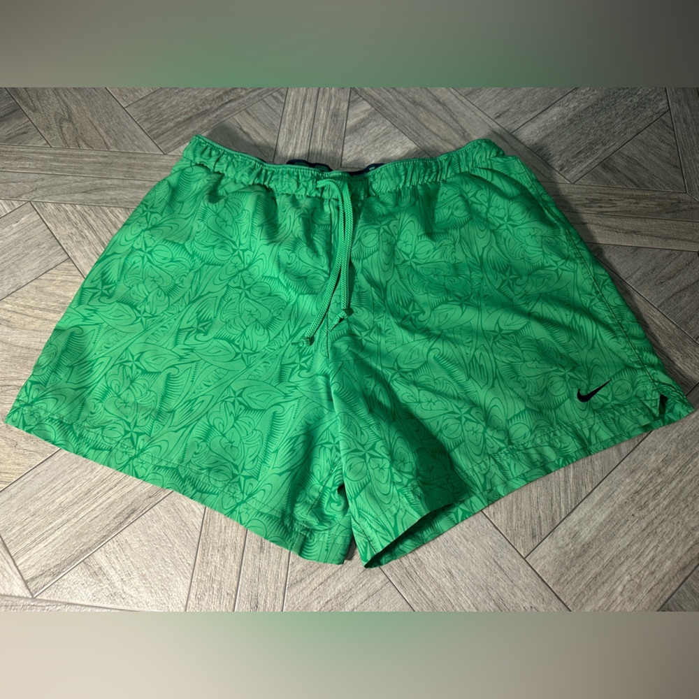 Nike Men's Athletic Shorts in Green with Pattern